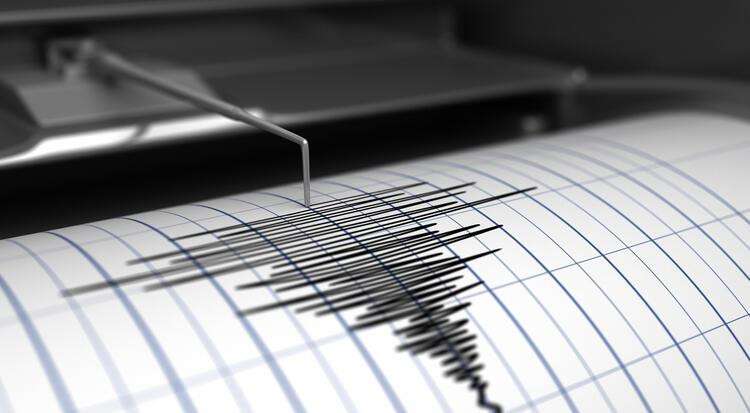 DEPREM İSTANBUL'U SALLADI