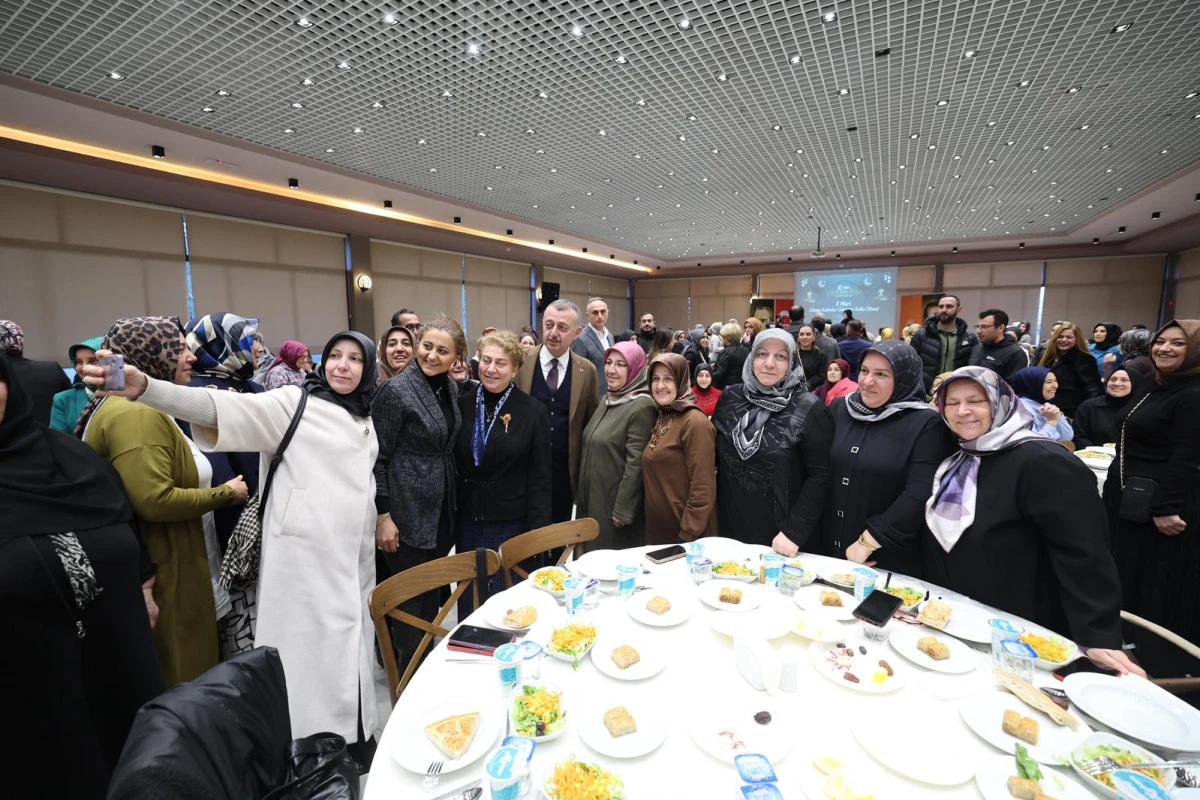 AK PARTİLİ KADINLARDAN    KARDEŞLİK İFTARI