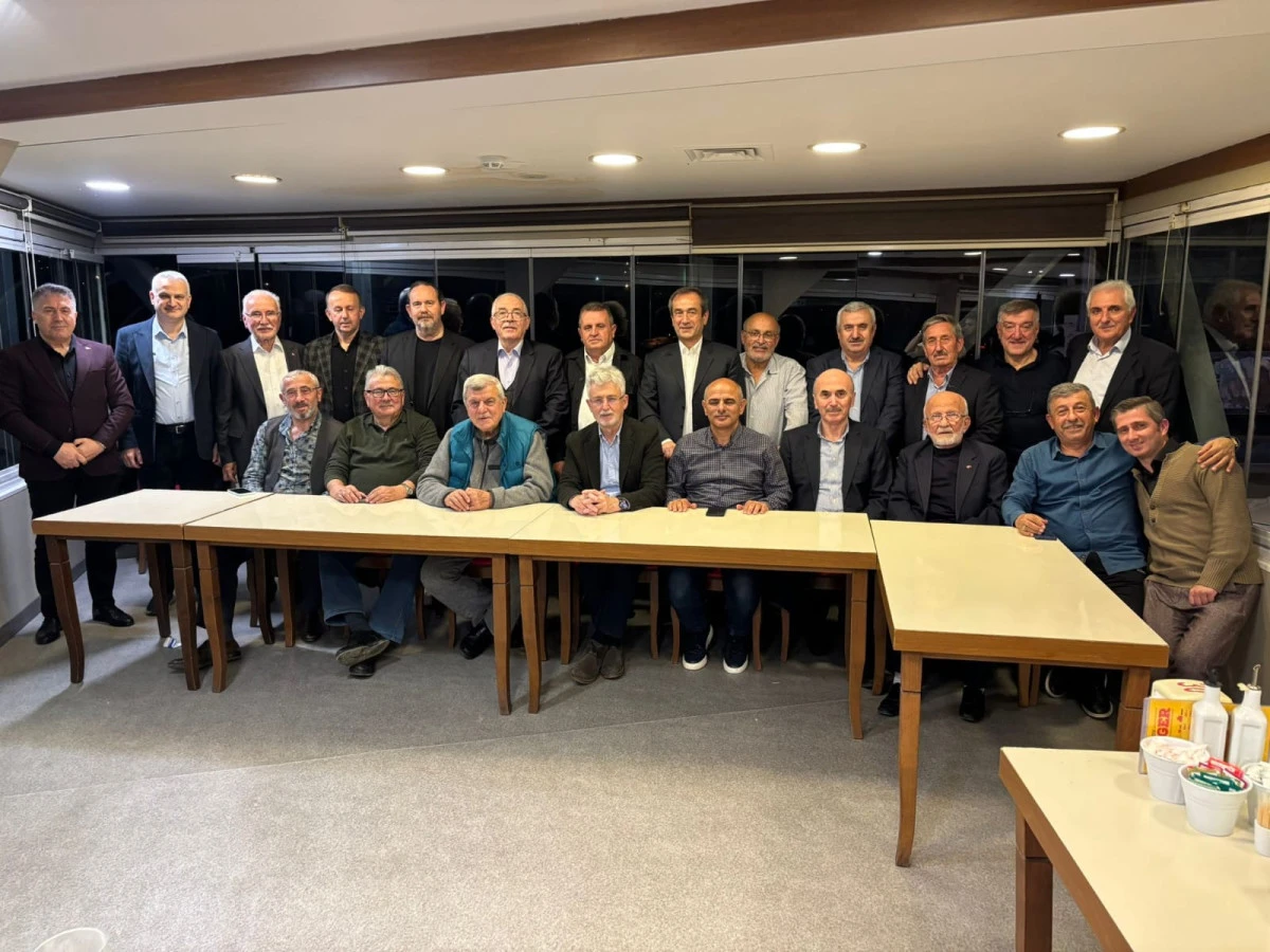  AK PARTİ’NİN ESKİ BELEDİYE BAŞKANLARI BİR ARADA