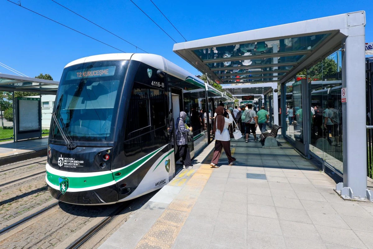 AK&Ccedil;ARAY&rsquo;DAN YENİ REKOR: BİR G&Uuml;NDE 85 BİN 546 YOLCU