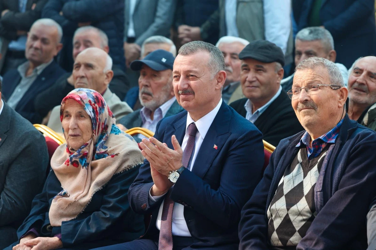  BAŞKAN B&Uuml;Y&Uuml;KAKIN: &ldquo;BİZ B&Uuml;Y&Uuml;KLERİMİZİ SAYARAK B&Uuml;Y&Uuml;D&Uuml;K&rdquo;