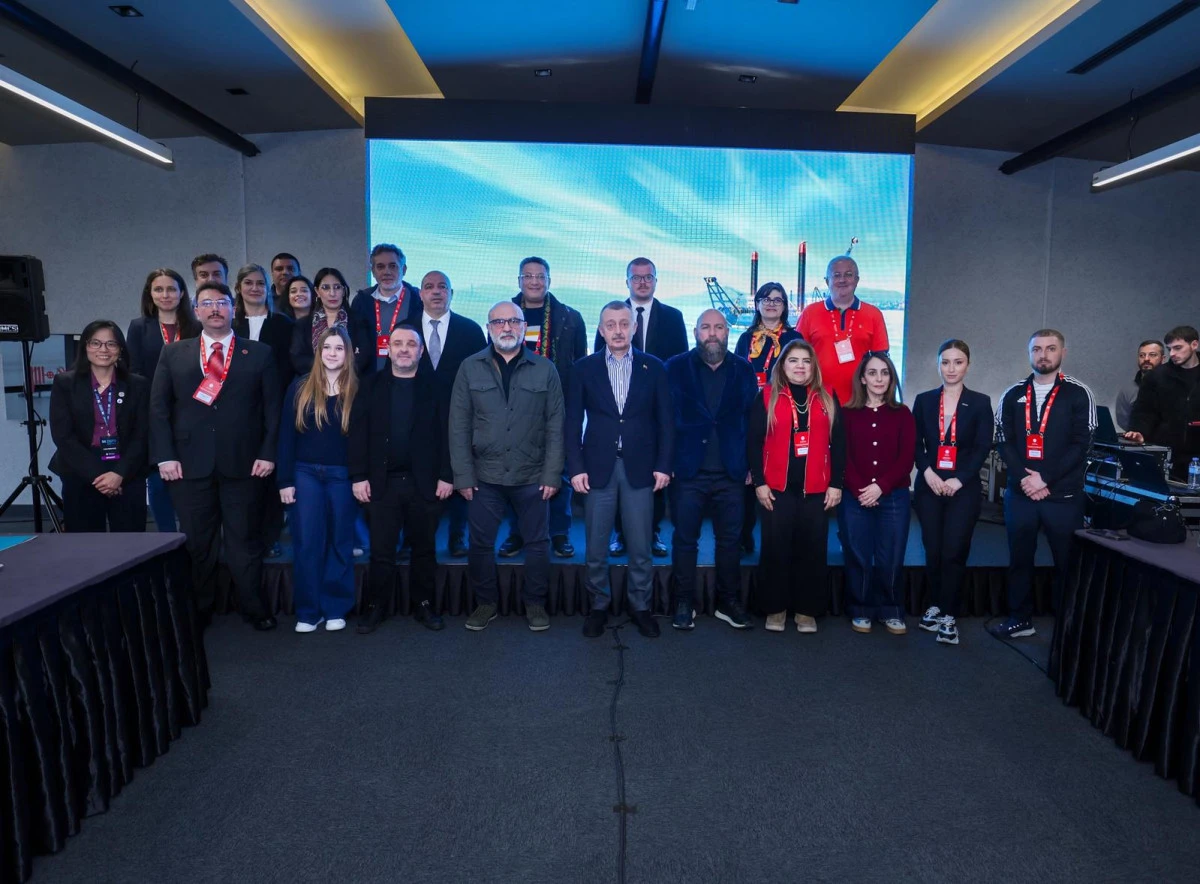 BAŞKAN B&Uuml;Y&Uuml;KAKIN ULUSLARARASI  GAZETECİLERLE BİR ARAYA GELDİ