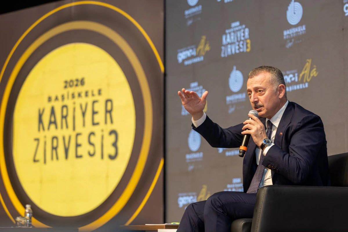 BAŞKAN B&Uuml;Y&Uuml;KAKIN&rsquo;DAN GEN&Ccedil;LERE KARİYER TAVSİYESİ: