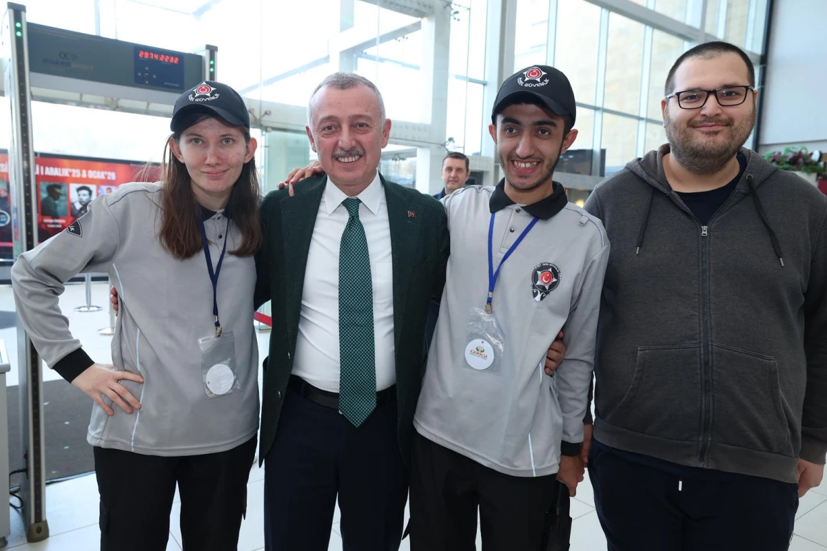 BAŞKAN BÜYÜKAKIN’DAN GONCA’NIN GENÇLERİNE TAM NOT