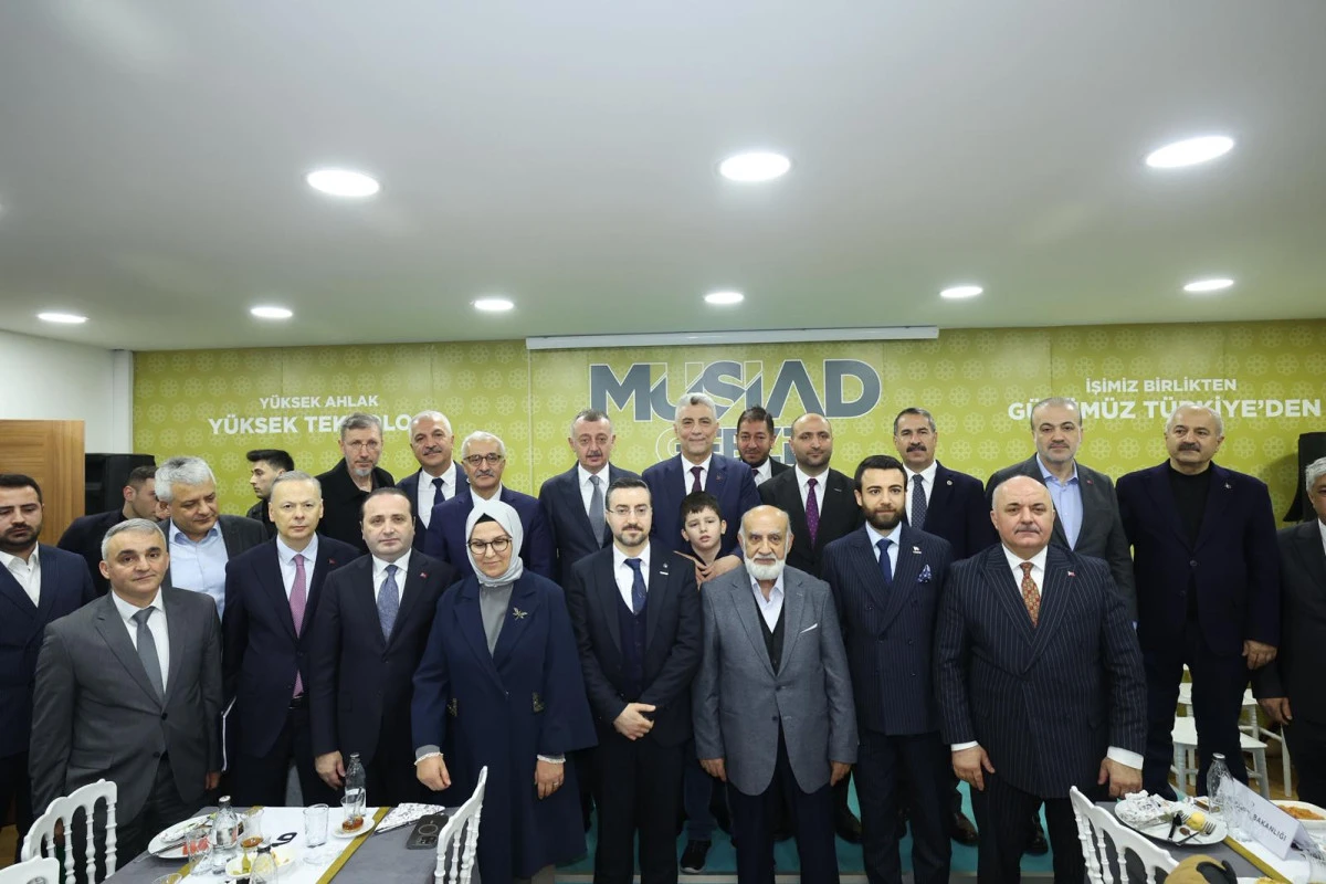 BAŞKAN B&Uuml;Y&Uuml;KAKIN'DAN İHRACATA TAM DESTEK