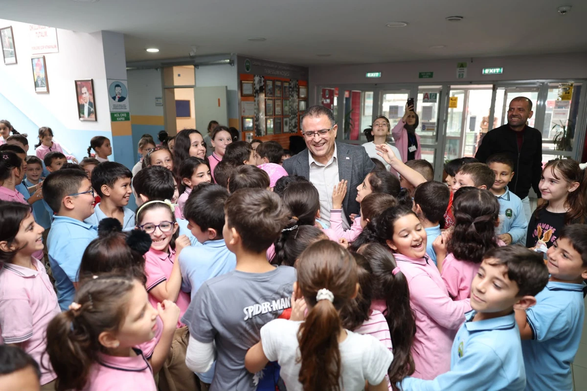BAŞKAN G&Ouml;K&Ccedil;E, &Ouml;ĞRENCİLERİ YALNIZ BIRAKMIYOR