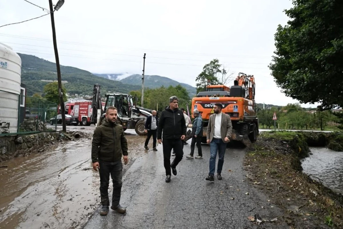 BAŞKAN KOCAMAN: T&Uuml;M EKİPLERİMİZ VE ARA&Ccedil;LARIMIZLA SAHADAYIZ