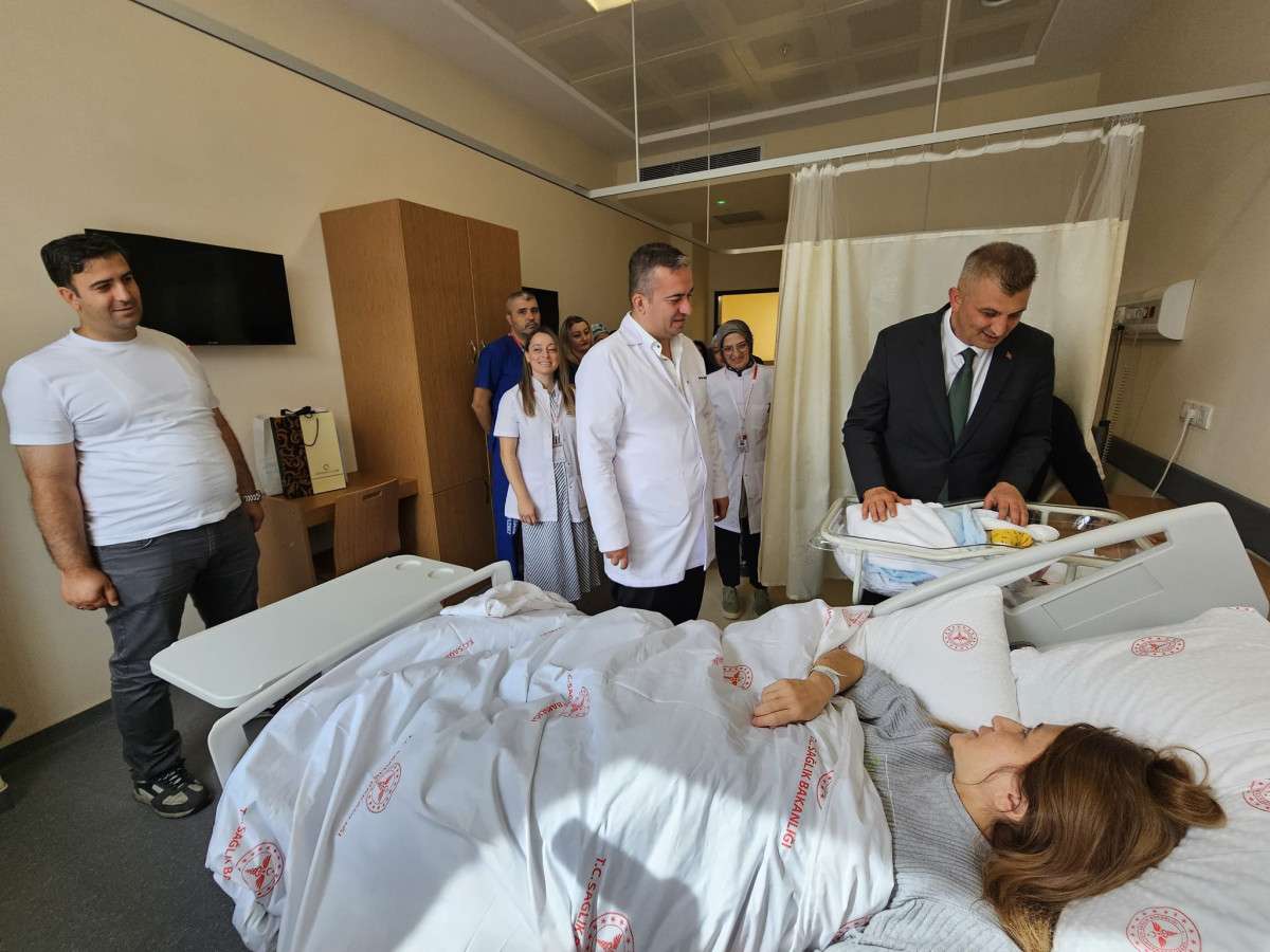 BAŞKAN SEZER “İLK BEBEK” HEYECANINA ORTAK OLDU