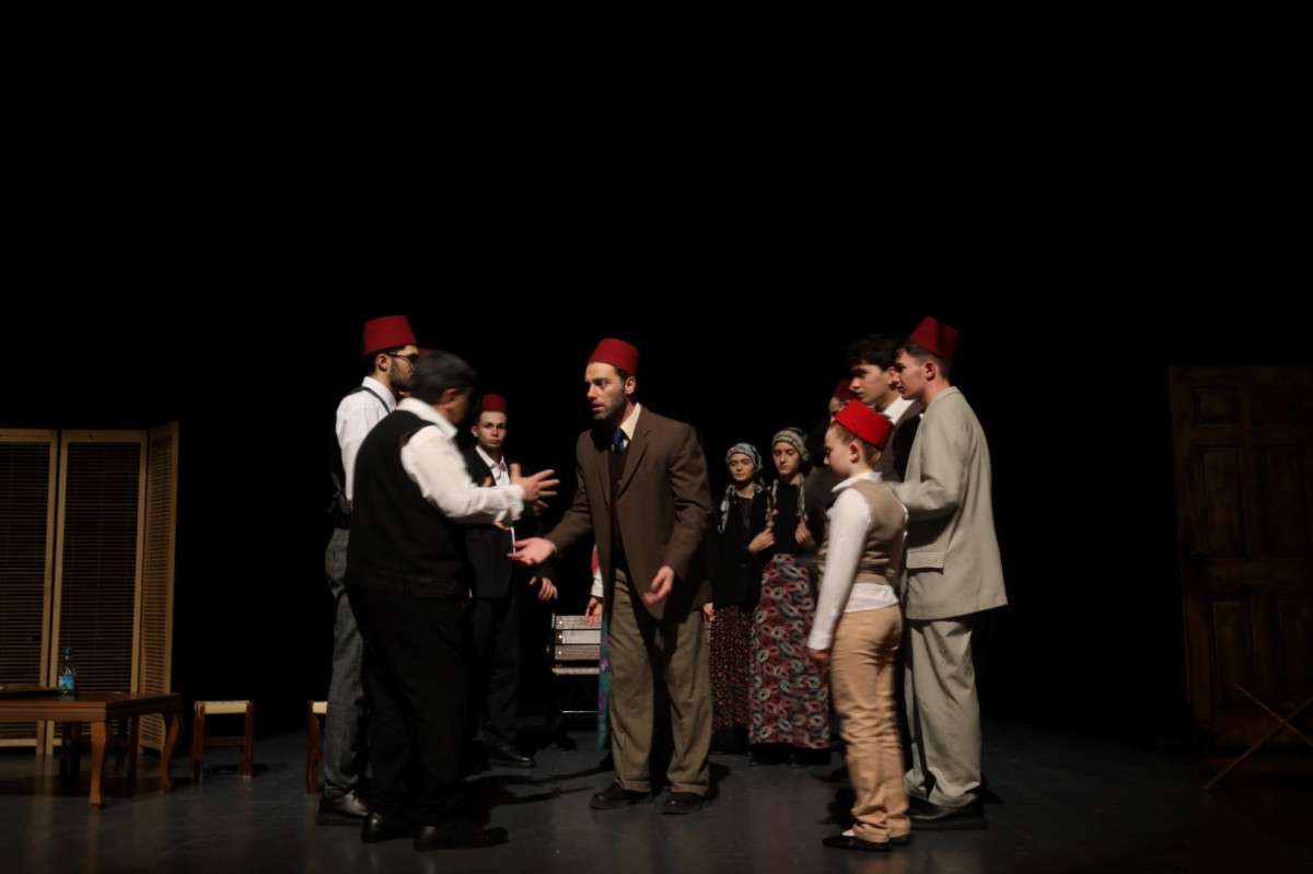 BEYAZ KALPLER ÖĞRENCİLERİ İSTİKLAL RUHUNU YAŞATTI