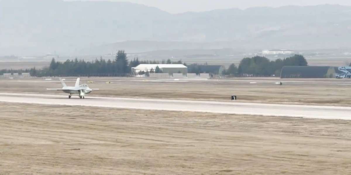 BUGÜN BİR MİLAT KAAN İLK UÇUŞUNU GERÇEKLEŞTİRDİ