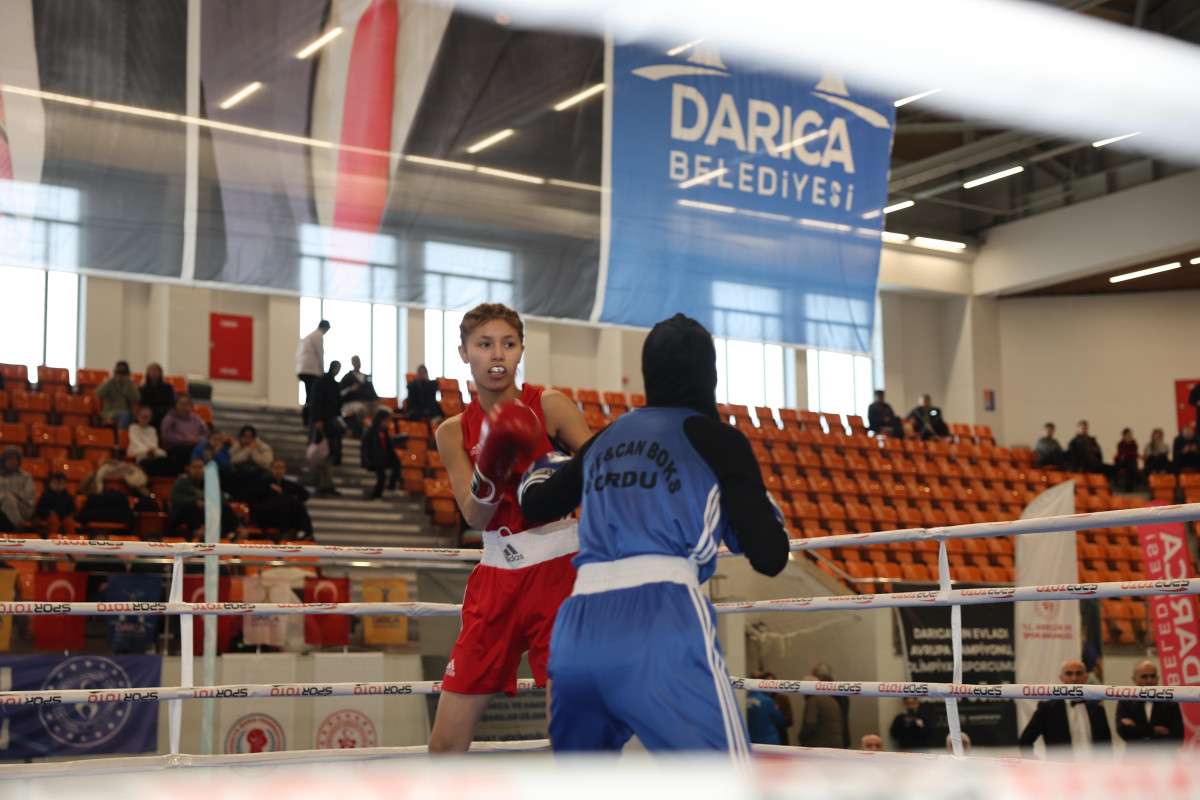 BÜYÜK KADINLAR TÜRKİYE BOKS ŞAMPİYONASI BAŞLADI  