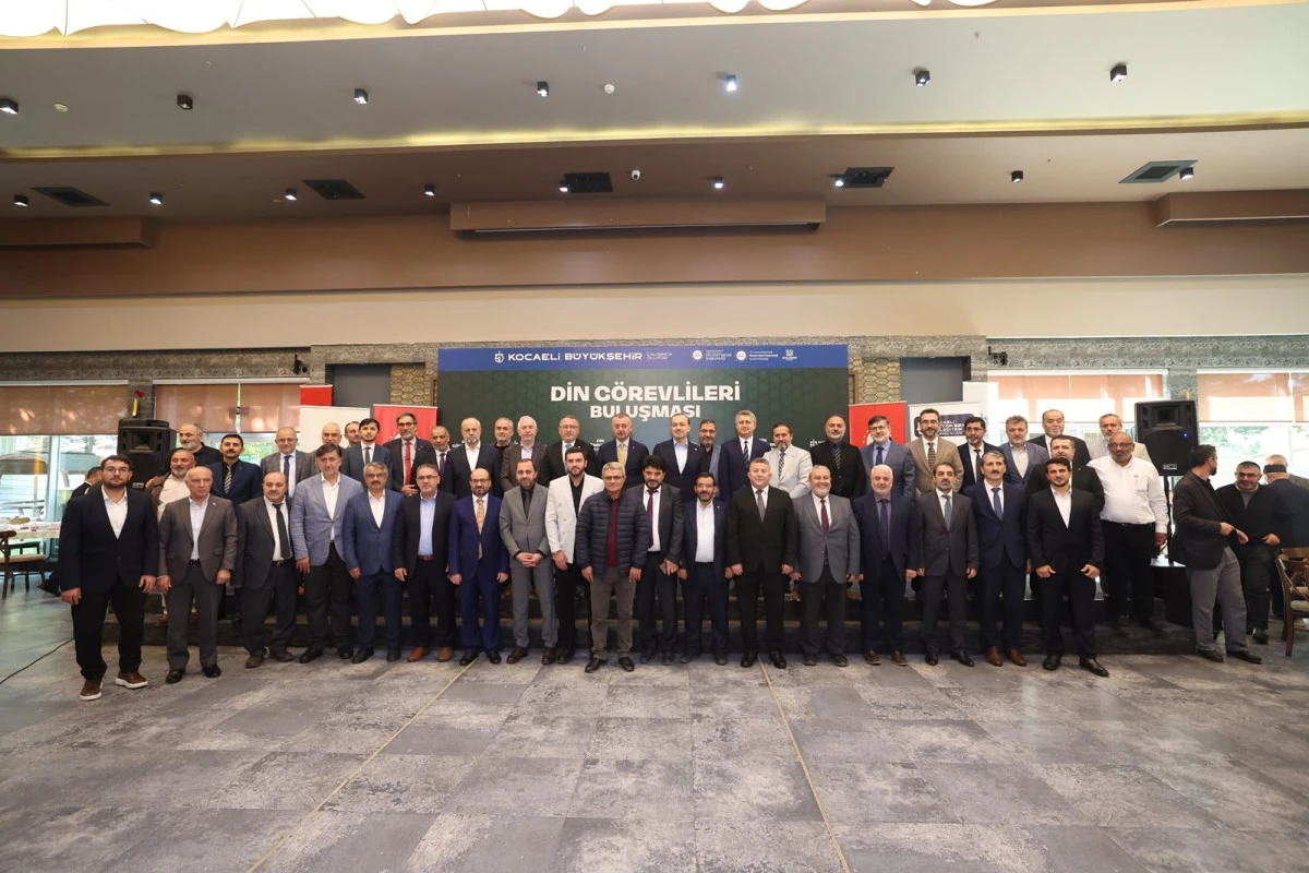 B&Uuml;Y&Uuml;KAKIN, 12 İL&Ccedil;EDEN DİN G&Ouml;REVLİLERİ İLE BİR ARAYA GELDİ