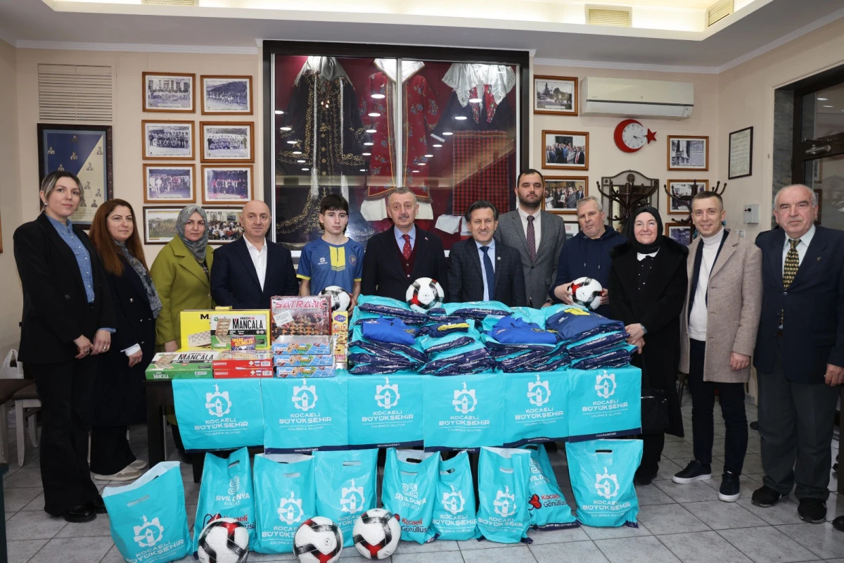 B&Uuml;Y&Uuml;KAKIN BALKANLAR&rsquo;DA,SOYDAŞLARLA İFTAR SOFRASINDA