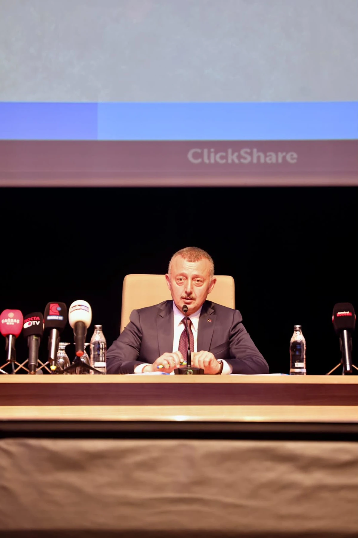 B&Uuml;Y&Uuml;KAKIN, CHP&rsquo;NİN HAYIR OYUNA ŞAŞIRDI  NEYİ REDDEDİYORSUNUZ?