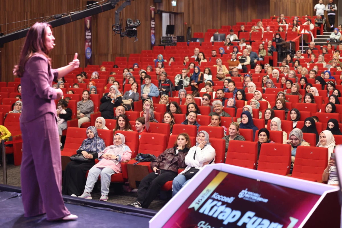 CESUR, KOCAELİ KİTAP FUARI&rsquo;NDA &ldquo;YENİ BİR BEN&rdquo;İ ANLATTI