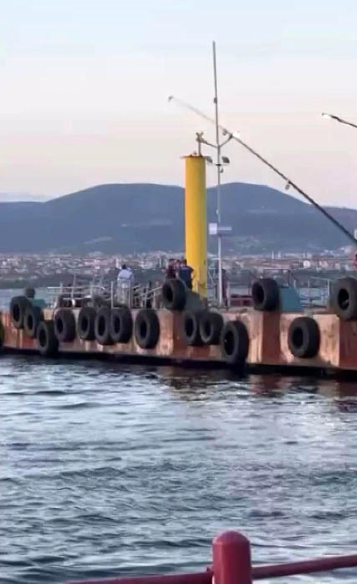 DENİZDE ERKEK CESEDİ BULUNDU