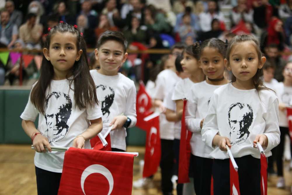 DERİNCE’DE 23 NİSAN COŞKUSU