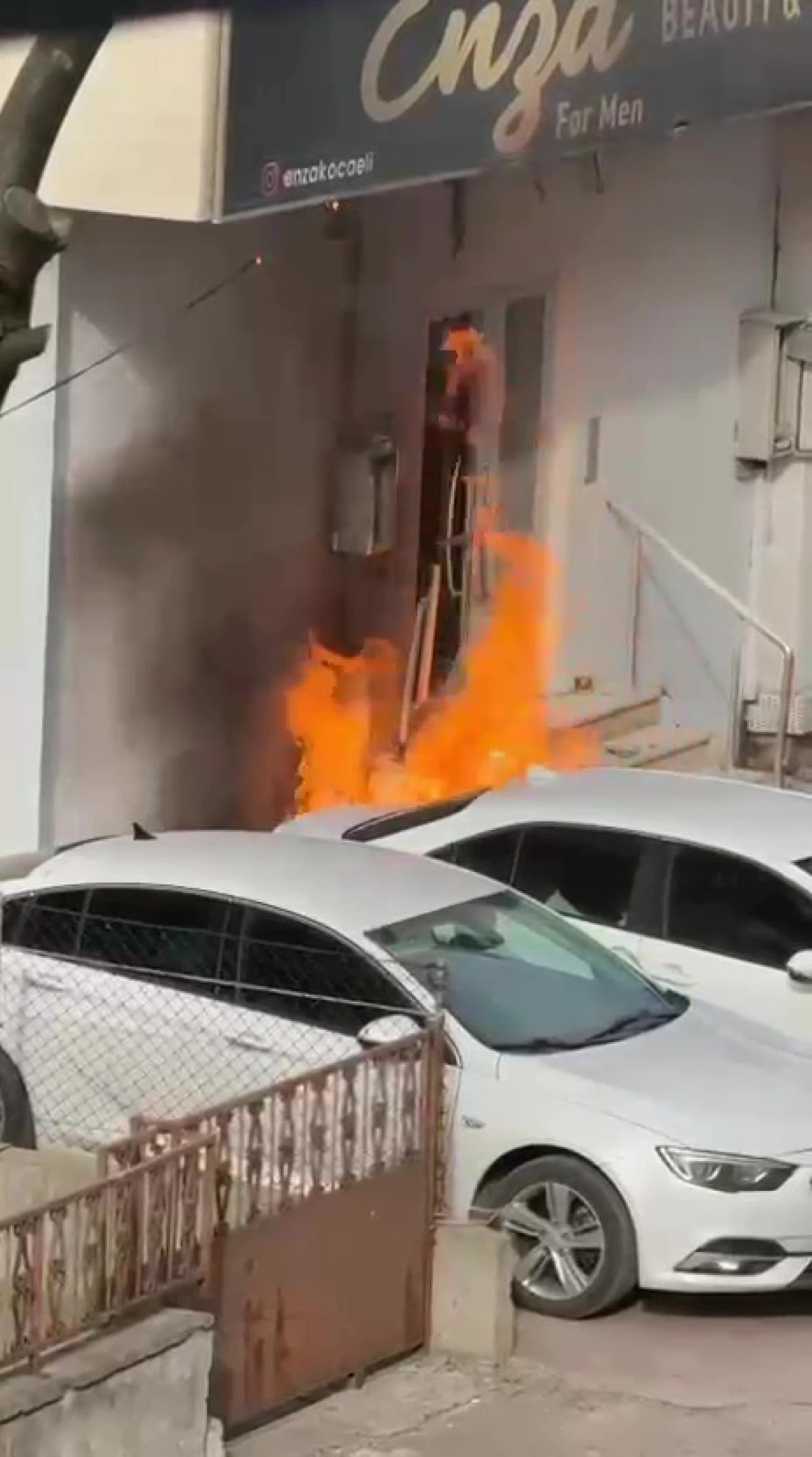 DOĞAL GAZ KOKUSUNUN ARDINDAN KABUSU YAŞADILAR: FİLM SAHNESİ GİBİ