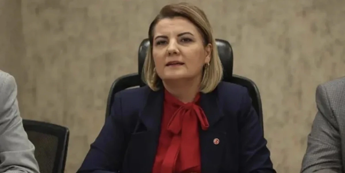 FATMA KAPLAN H&Uuml;RRİYET G&Ouml;REVDEN UZAKLAŞTIRILDI