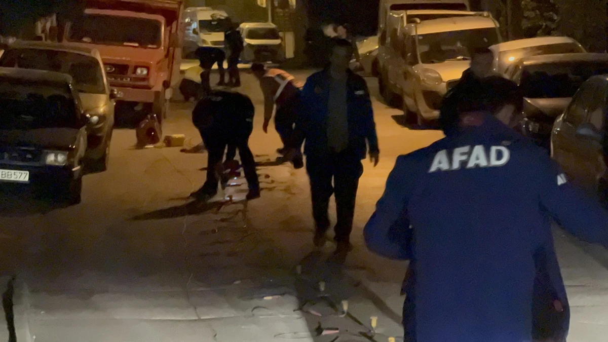 GEBZE’DE 7 KATLI BİNANIN ÇÖKMESİNİN ARDINDAN ZEMİNİN TOMOGRAFİSİ SANTİM SANTİM ÇEKİLİYOR