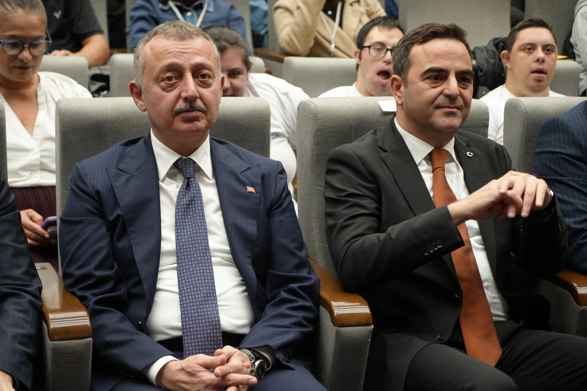 GEN&Ccedil;LERE KARİYER YOLCULUĞUNDA YOL G&Ouml;STERECEK ZİRVE