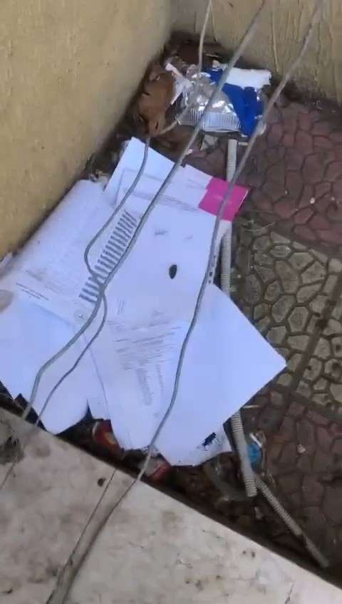 HALK SAĞLIĞI LABORATUVARIYDI,ÇÖPLÜK OLDU.