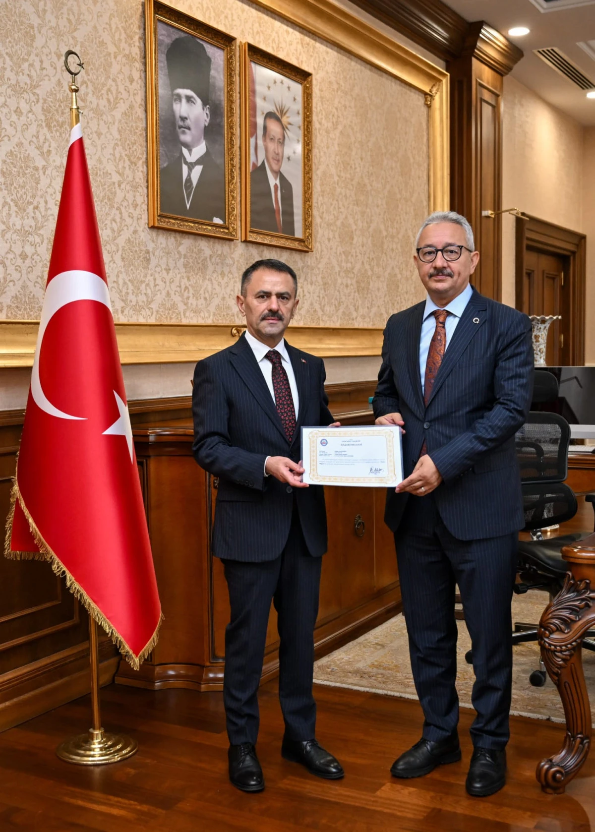 İL MİLLİ EĞİTİM MÜDÜRÜ ÖMER AKMANŞEN’DEN, VALİ İLHAMİ AKTAŞ'A VEDA ZİYARETİ