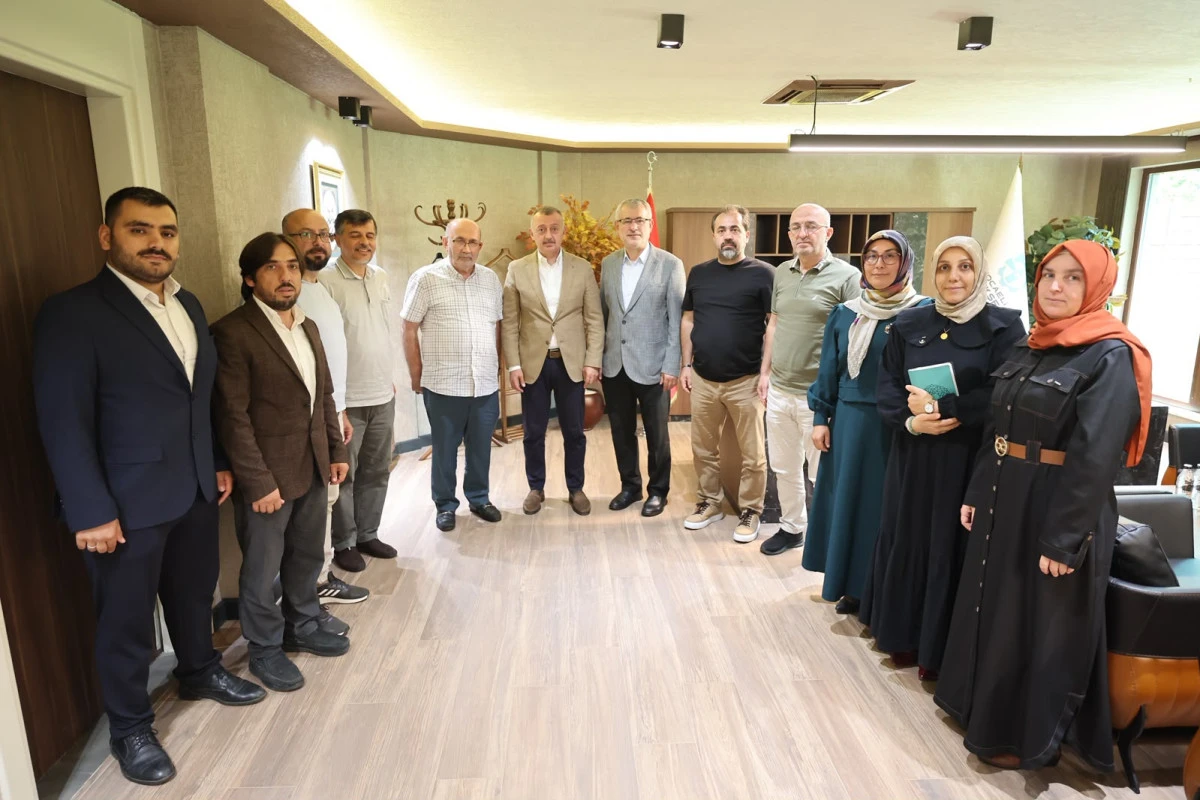 İSLAM TOPLUMU MİLL&Icirc; G&Ouml;R&Uuml;Ş KOCAELİ ŞUBESİ&rsquo;NDEN KOCAELİ B&Uuml;Y&Uuml;KŞEHİR BELEDİYESİ&rsquo;NE ZİYARET