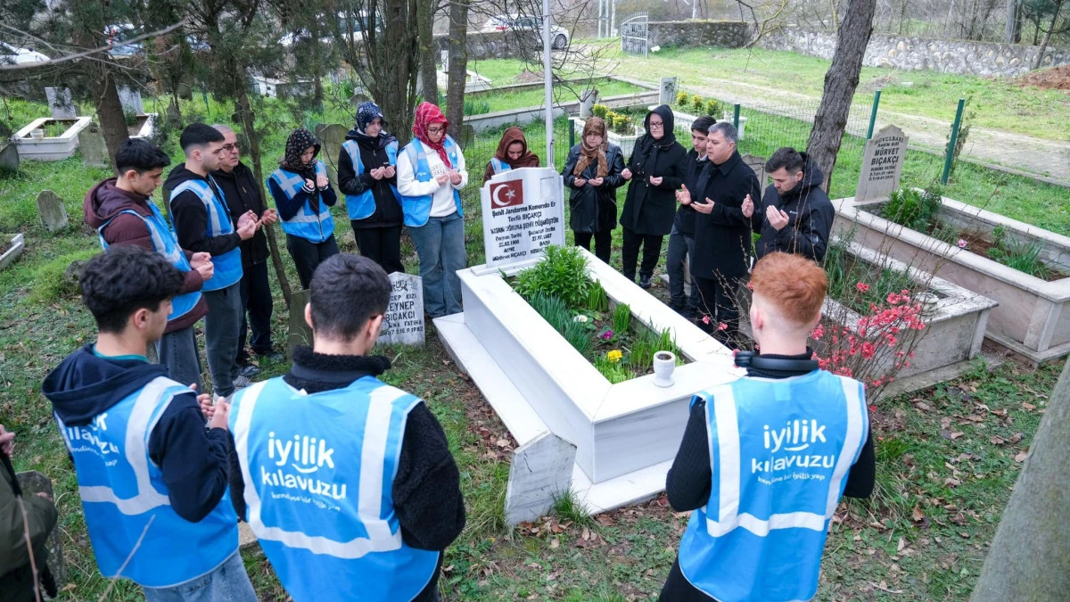 İYİLİK KILAVUZU'NDA ONLAR BAŞ TACI OLDU