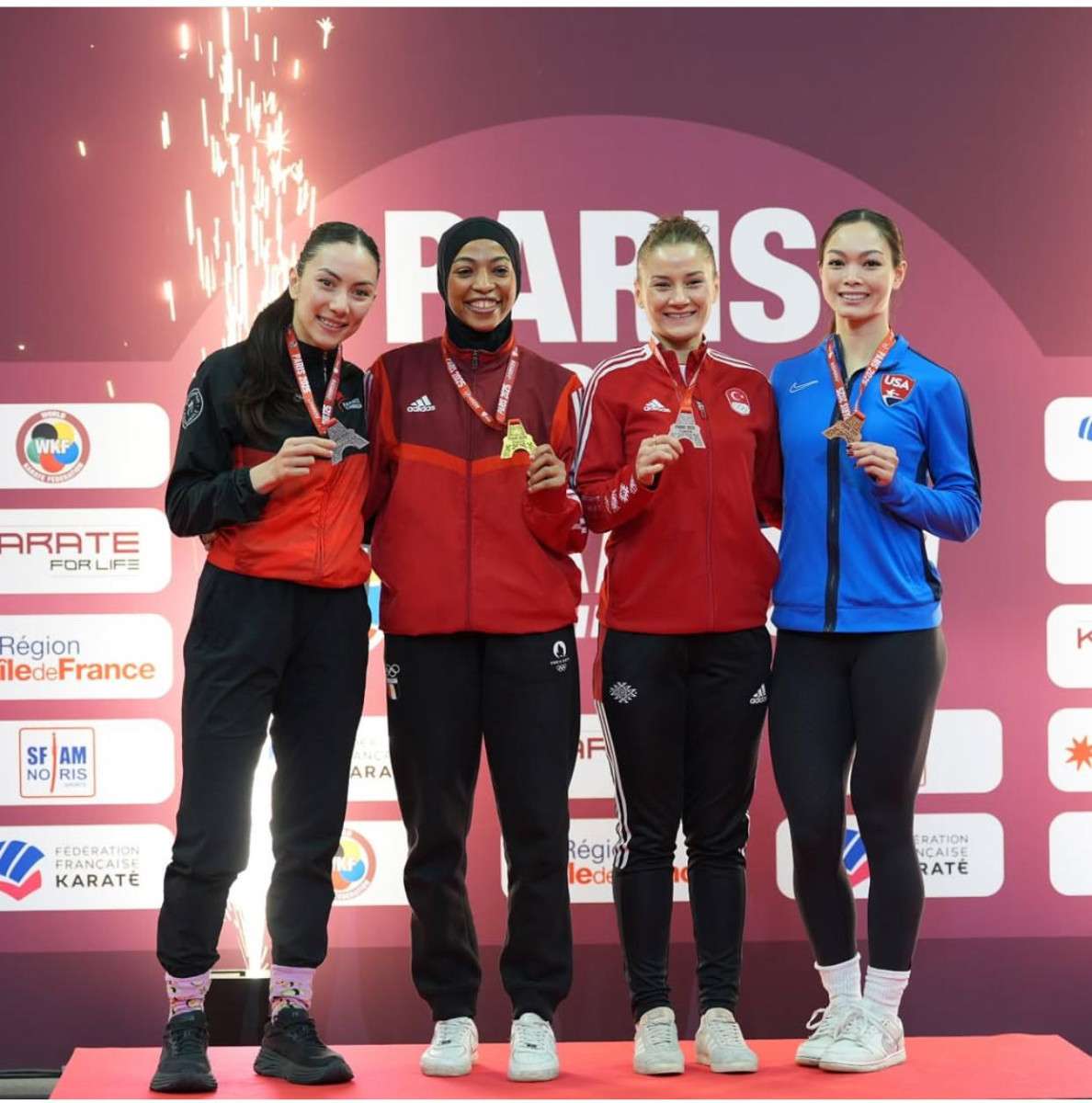 KAĞITSPORLU TUBA VE ÖMER, PARİS’TE KÜRSÜDE