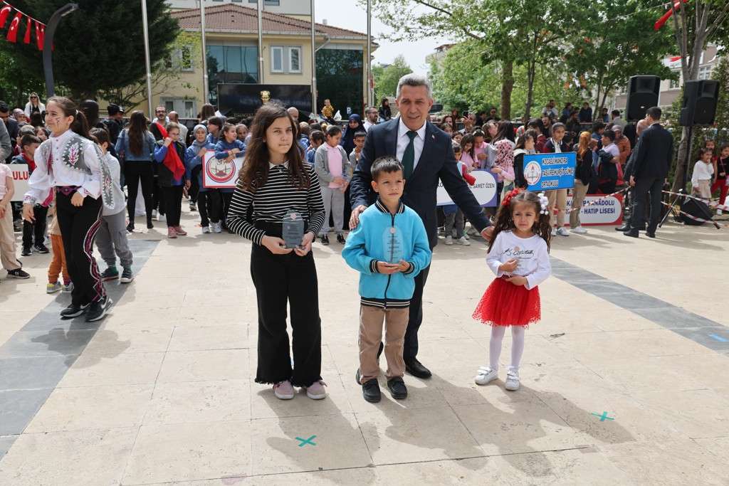 KANDIRA’DA 23 NİSAN COŞKUSU