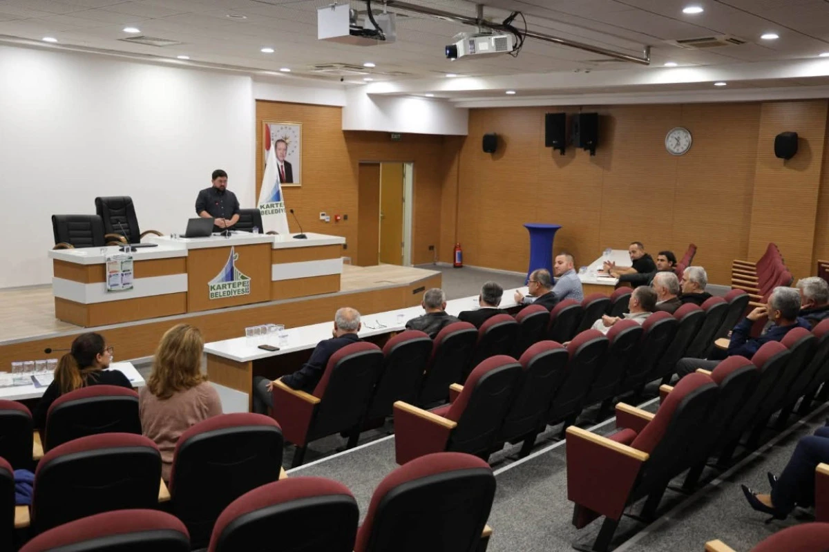 KARTEPE&rsquo;DE MUHTAR VE AZALARA SAĞLIKLI HAYAT AKADEMİSİ EĞİTİMİ