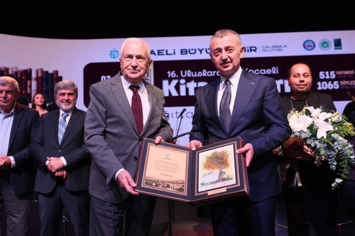 KİTAP Ş&Ouml;LENİ REKORLA TA&Ccedil;LANDI
