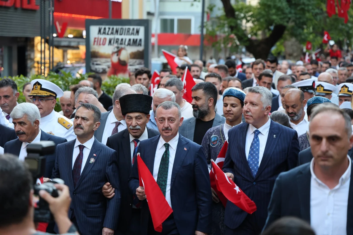 KOCAELİ KOL KOLA GİRDİ TEK Y&Uuml;REK OLDU