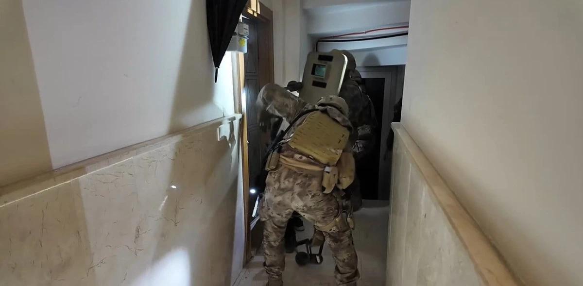 KOCAELİ'DE B&Uuml;Y&Uuml;K DEAŞ VE EL-KAİDE OPERASYONU: 37 G&Ouml;ZALTI