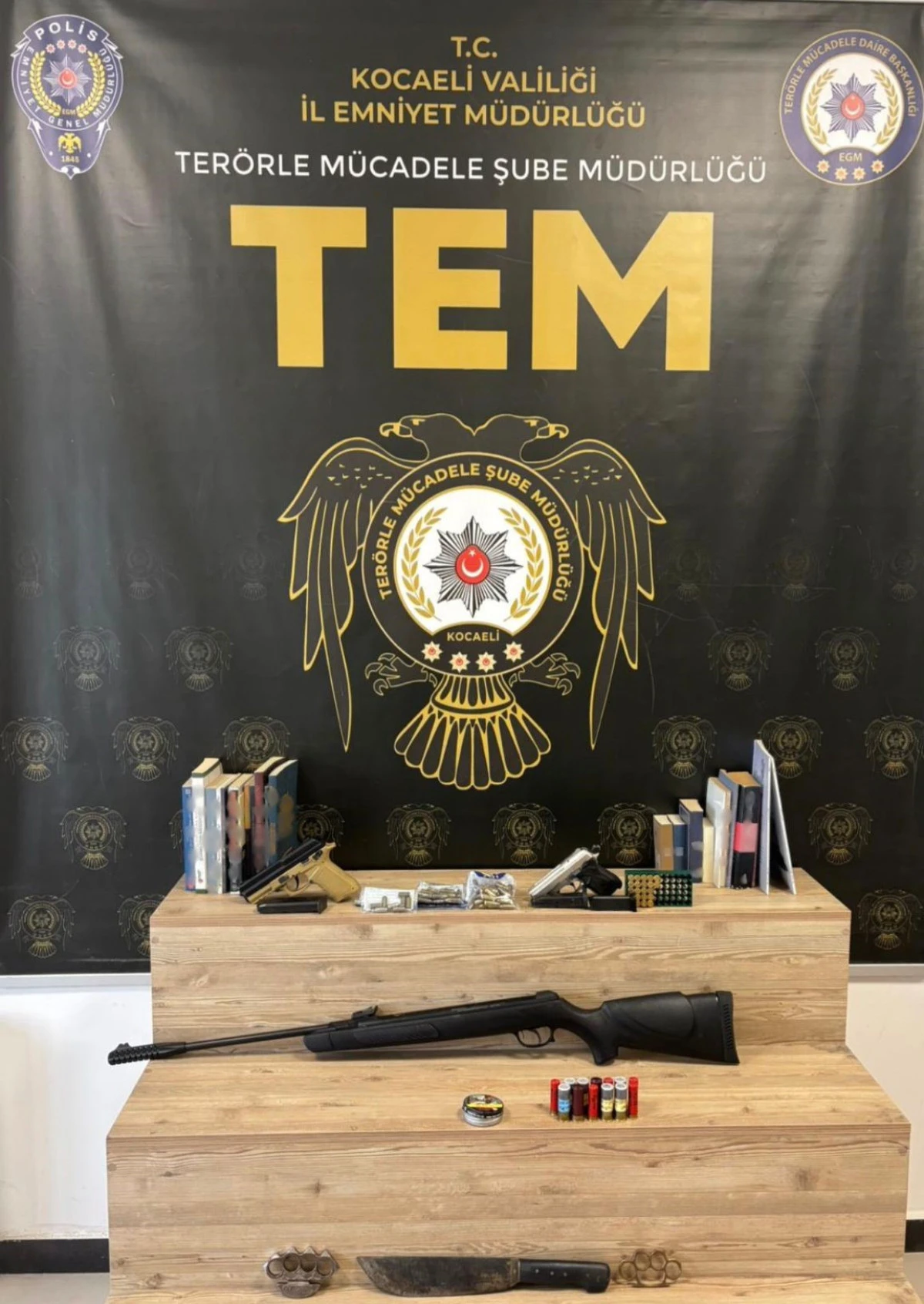 KOCAELİ'DE, İSTANBUL'DAKİ SİLAHLI SALDIRININ FAİLLERİYLE İRTİBATLI 32 Ş&Uuml;PHELİ YAKALANDI