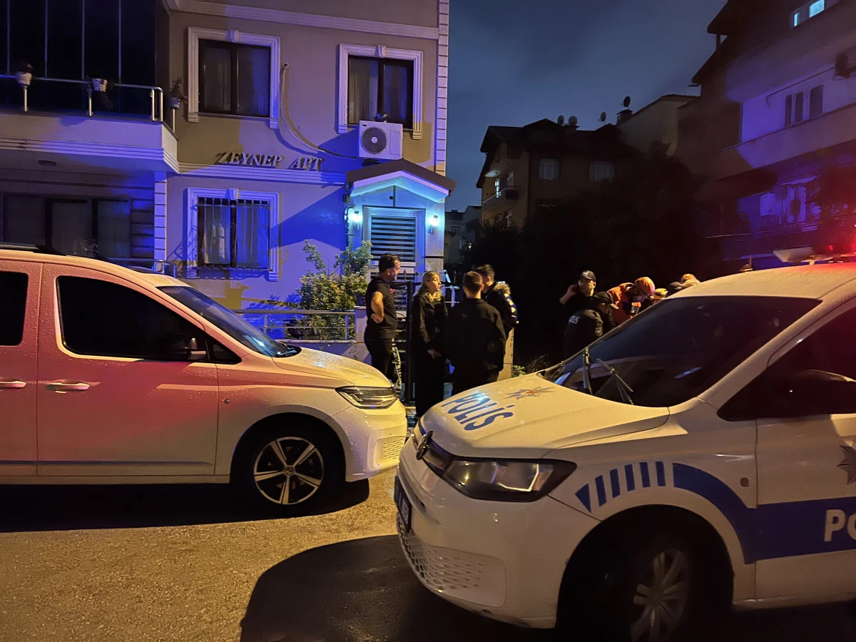 KOCAELİ'DE TEMEL KAZISINDA TOPRAK KAYMASI: 2 BİNA TAHLİYE EDİLDİ  