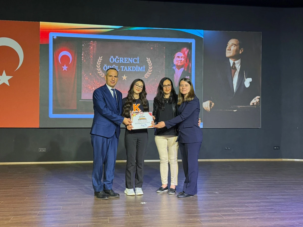 K&Ouml;RFEZİM EĞİTİM KURUMLARI'NDA 19 MAYIS COŞKUSU