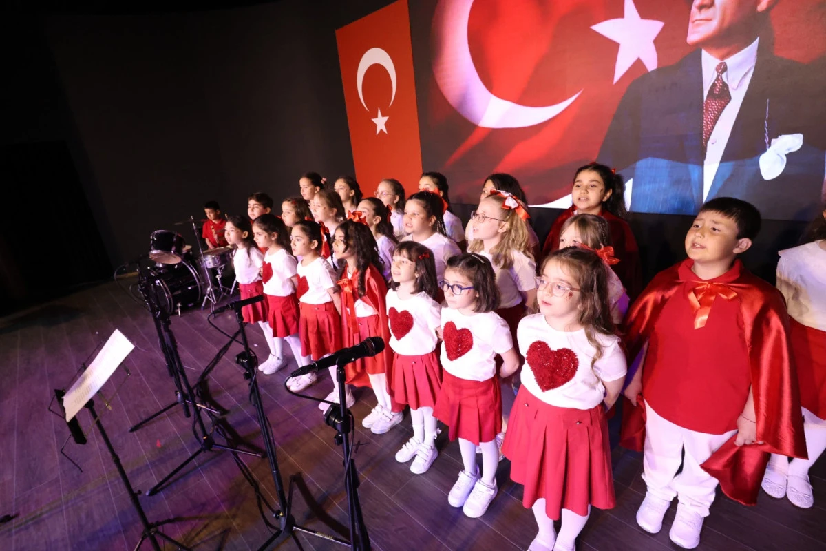 K&Ouml;RFEZİM EĞİTİM KURUMLARI&rsquo;NDA 23 NİSAN COŞKUSU