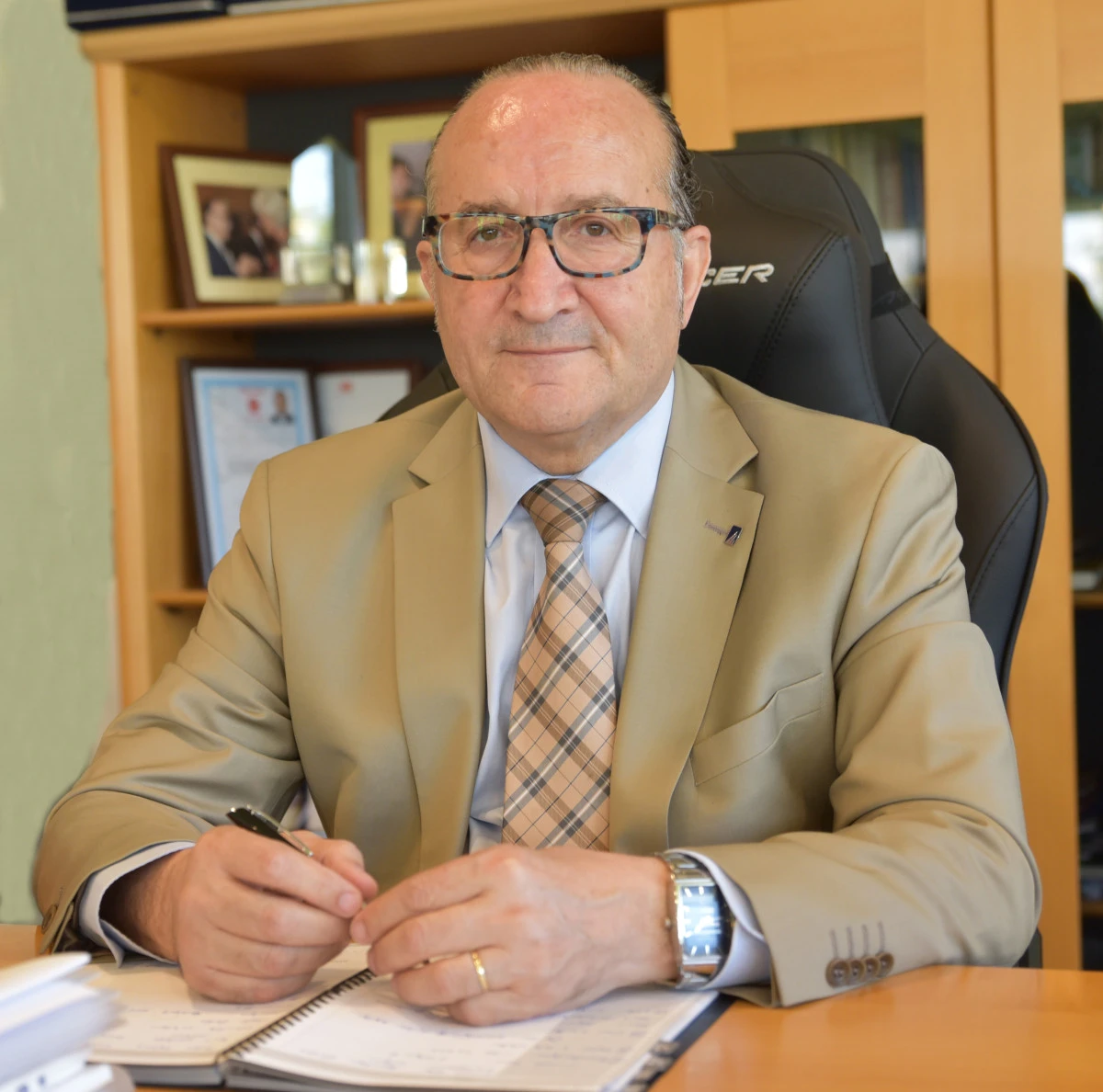 KSO BAŞKANI AYHAN ZEYTINOĞLU IŞG&Uuml;C&Uuml; VERILERINI DEĞERLENDIRDI