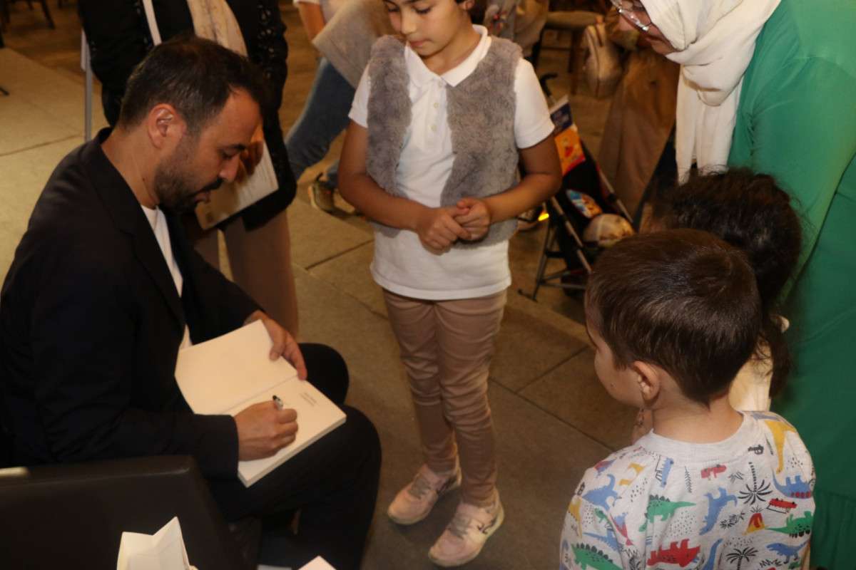 ‘MUTLU VE BAŞARILI ÇOCUK NASIL YETİŞTİRİLİR’