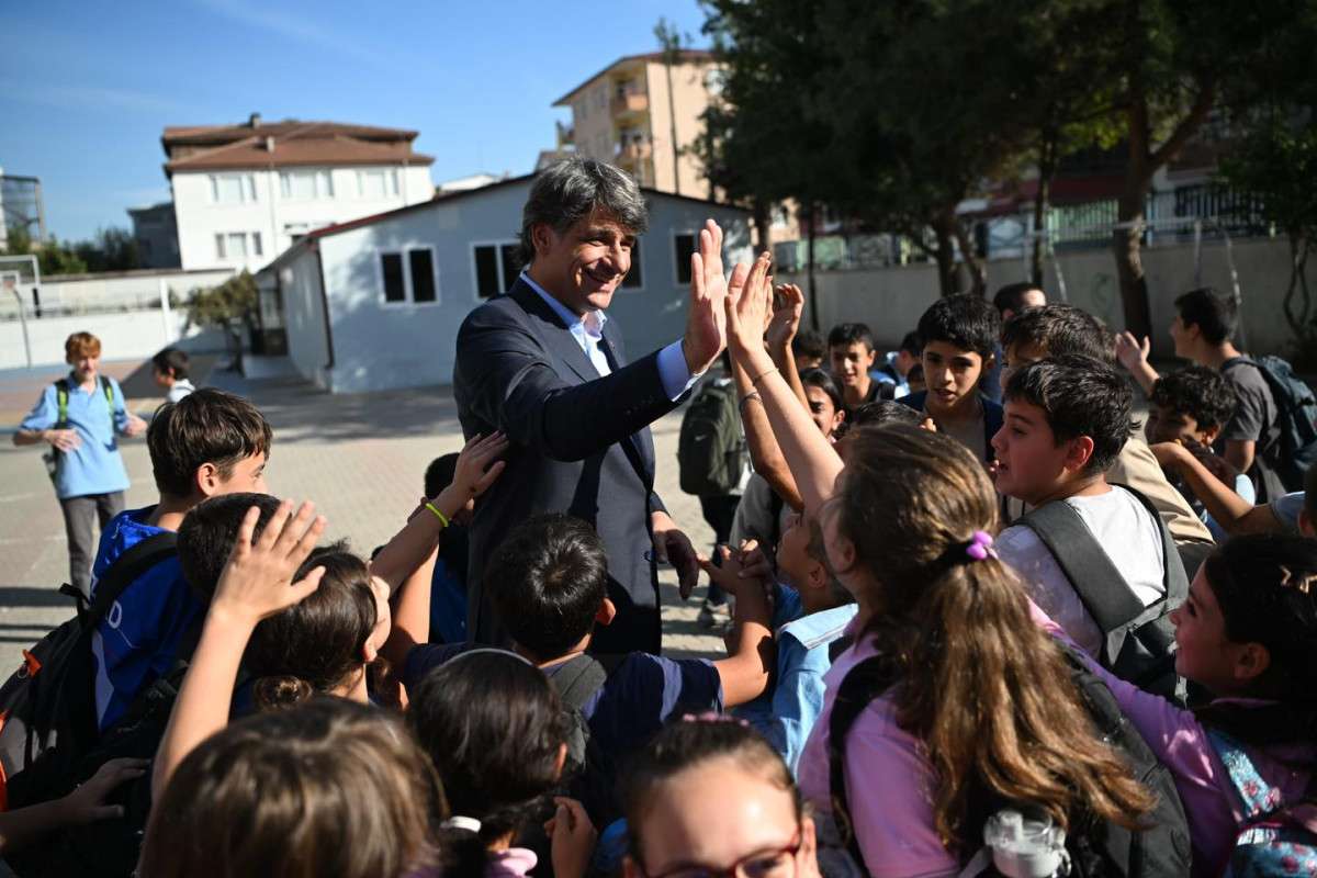 ÖĞRENCİLERDEN KOCAMAN’A SEVGİ SELİ   