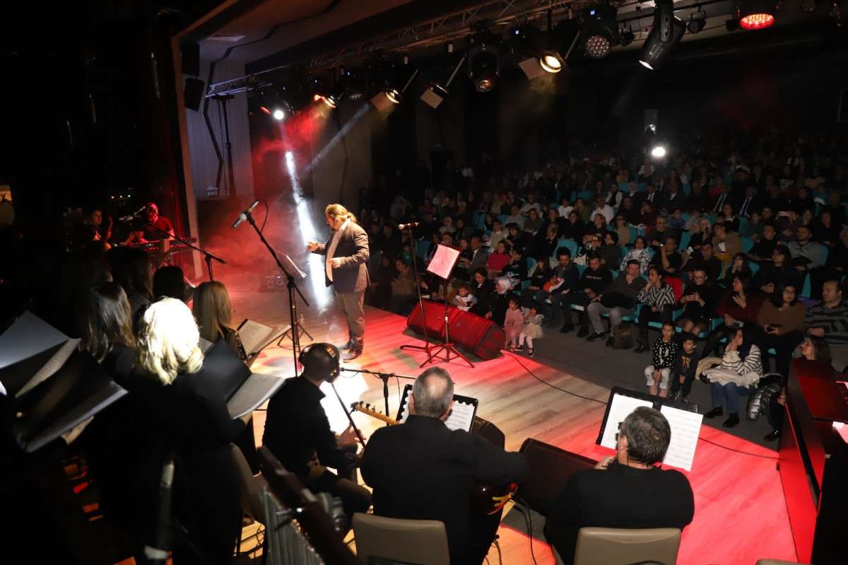 ÖĞRETMENLER KOROSUNDAN MUHTEŞEM KONSER