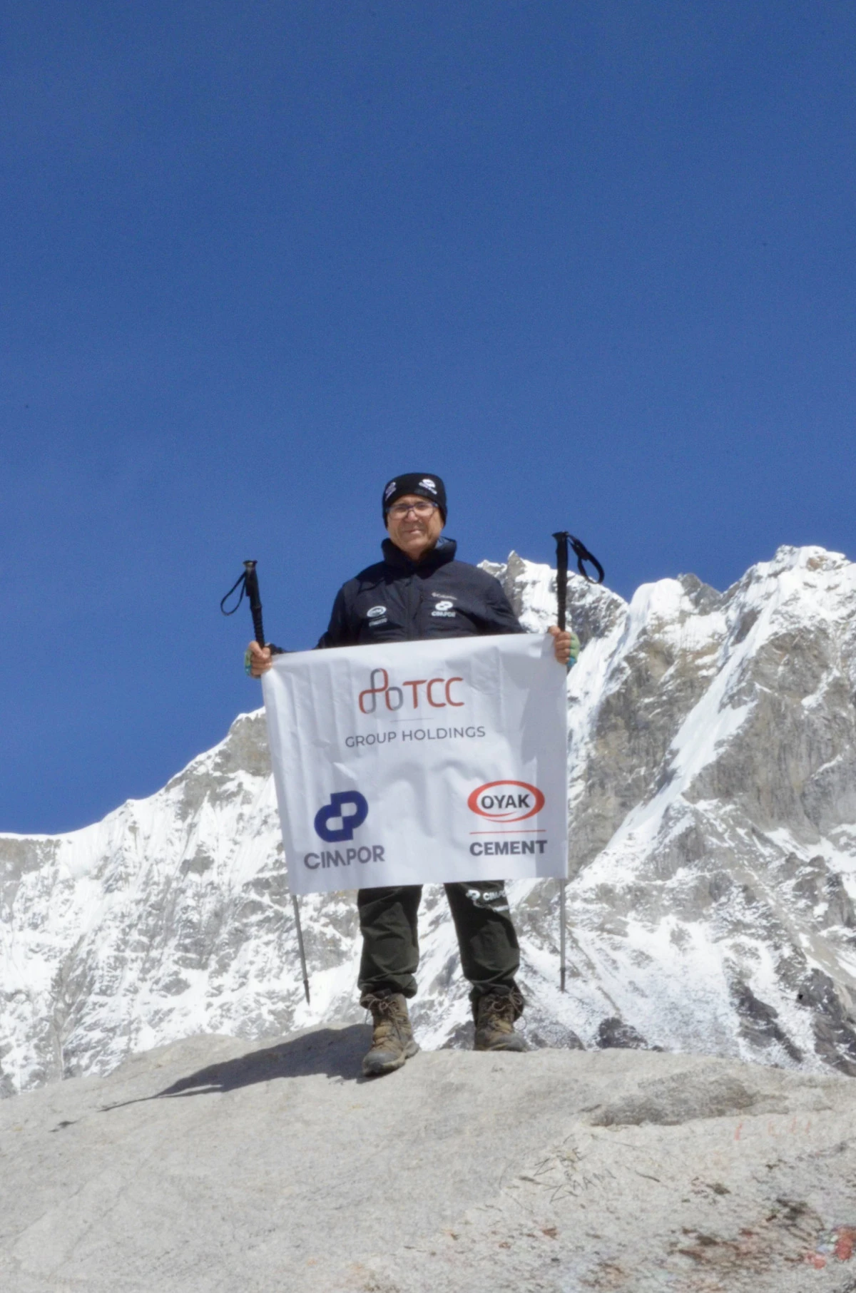  OYAK ÇİMENTO ADANA FABRİKA DİREKTÖRÜ MUSTAFA TURAN,  EVEREST BASE CAMP TIRMANIŞINI BAŞARIYLA TAMAMLADI