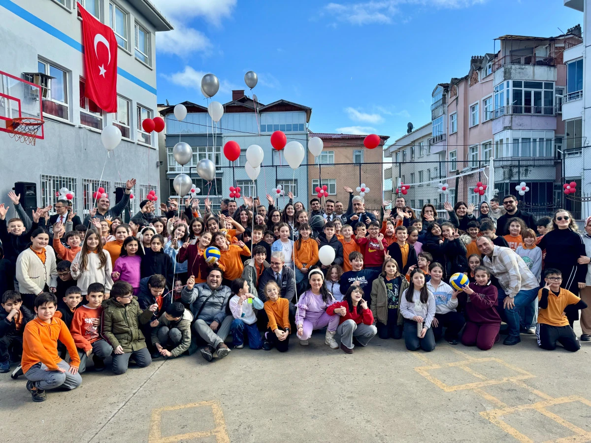 OYAK &Ccedil;imento &ldquo;Renkli Yakalar&rdquo; ile Geleceği G&uuml;zelleştiriyor: 