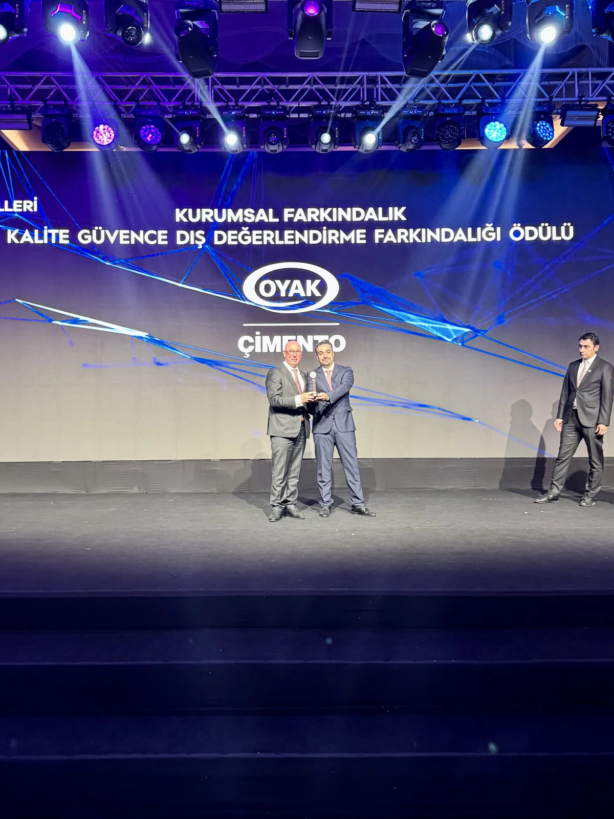 OYAK ÇİMENTO’NUN KURUMSAL YÖNETİŞİM BAŞARISI TİDE ÖDÜLÜ İLE TESCİLLENDİ