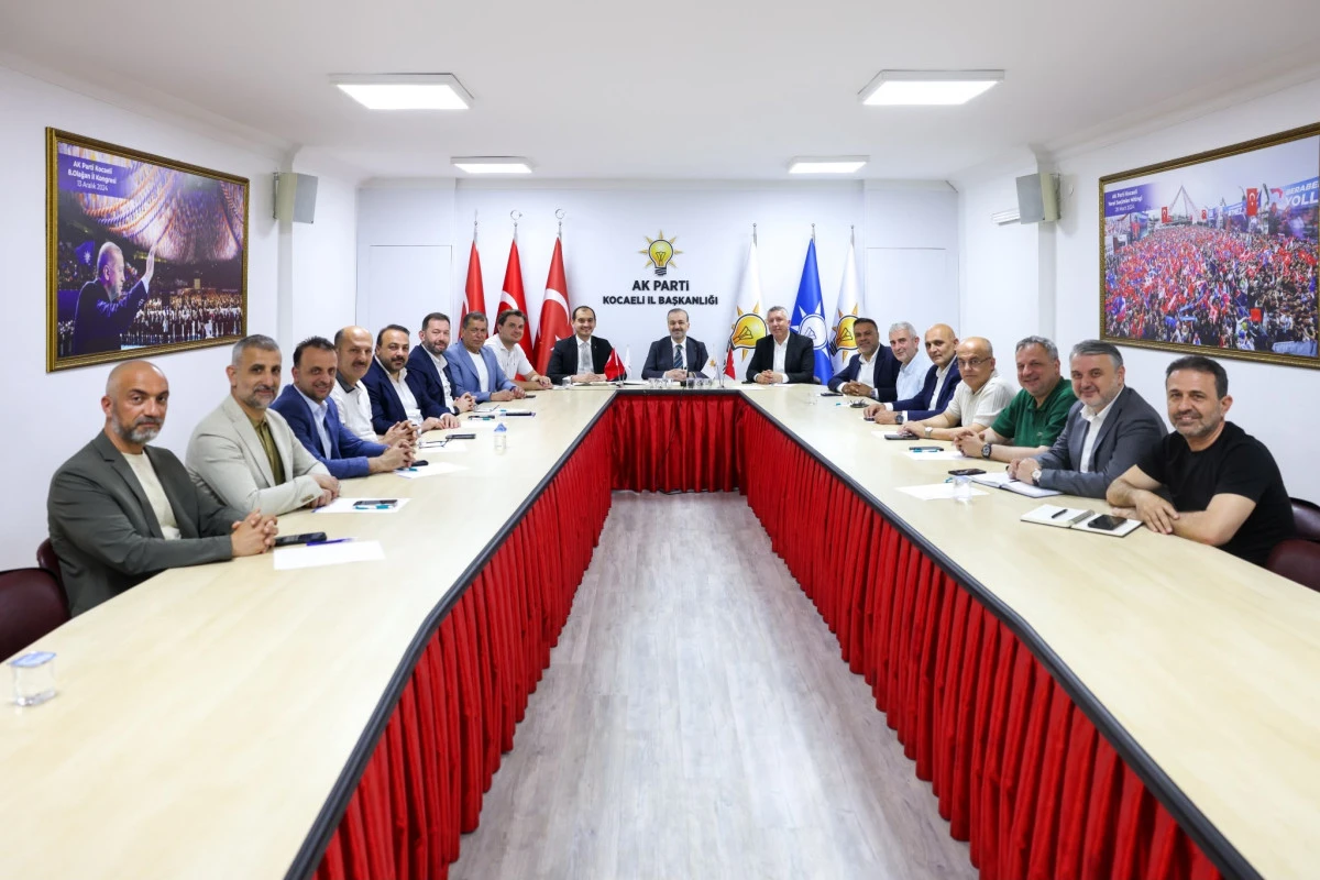 TALUS İL&Ccedil;E BAŞKANLARINI TOPLADI