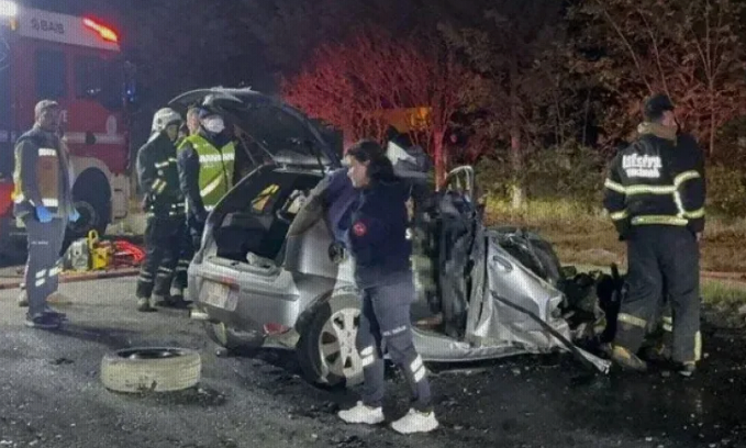 TEKİRDAĞ'DA FECİ KAZA: İŞ MAKİNESİNE ARKADAN ÇARPAN OTOMOBİLDEKİ 5 KİŞİ HAYATINI KAYBETTİ