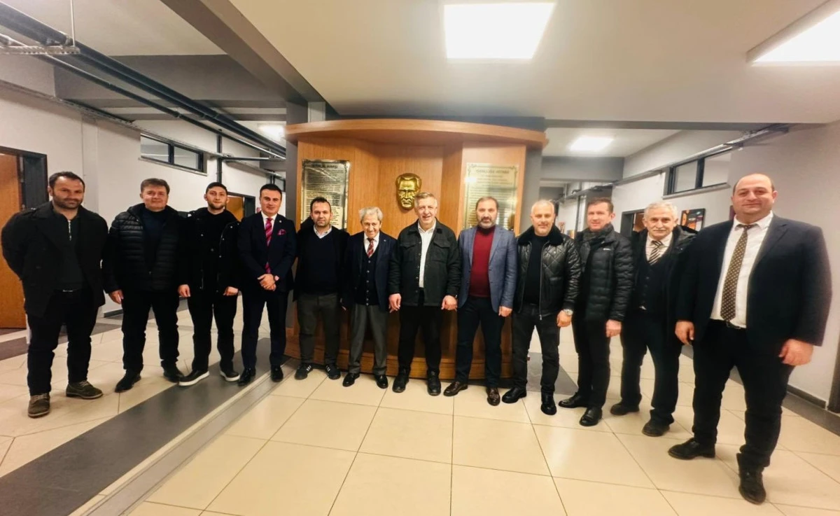 TRABZONLULAR DERNEĞİNDEN EĞİTİMCİLERE ZİYARET