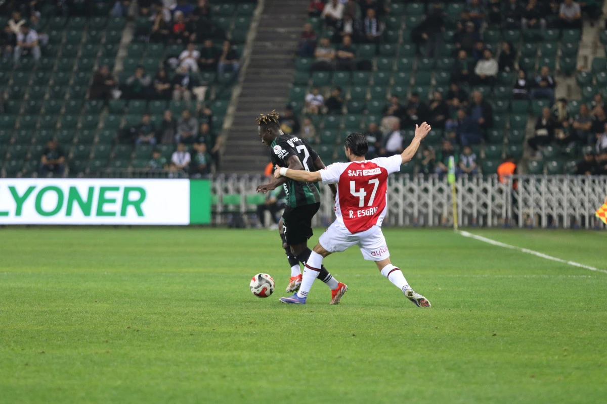  TRENDYOL S&Uuml;PER LİG: KOCAELİSPOR: 0 &ndash; FATİH KARAG&Uuml;MR&Uuml;K: 0 (İLK YARI)